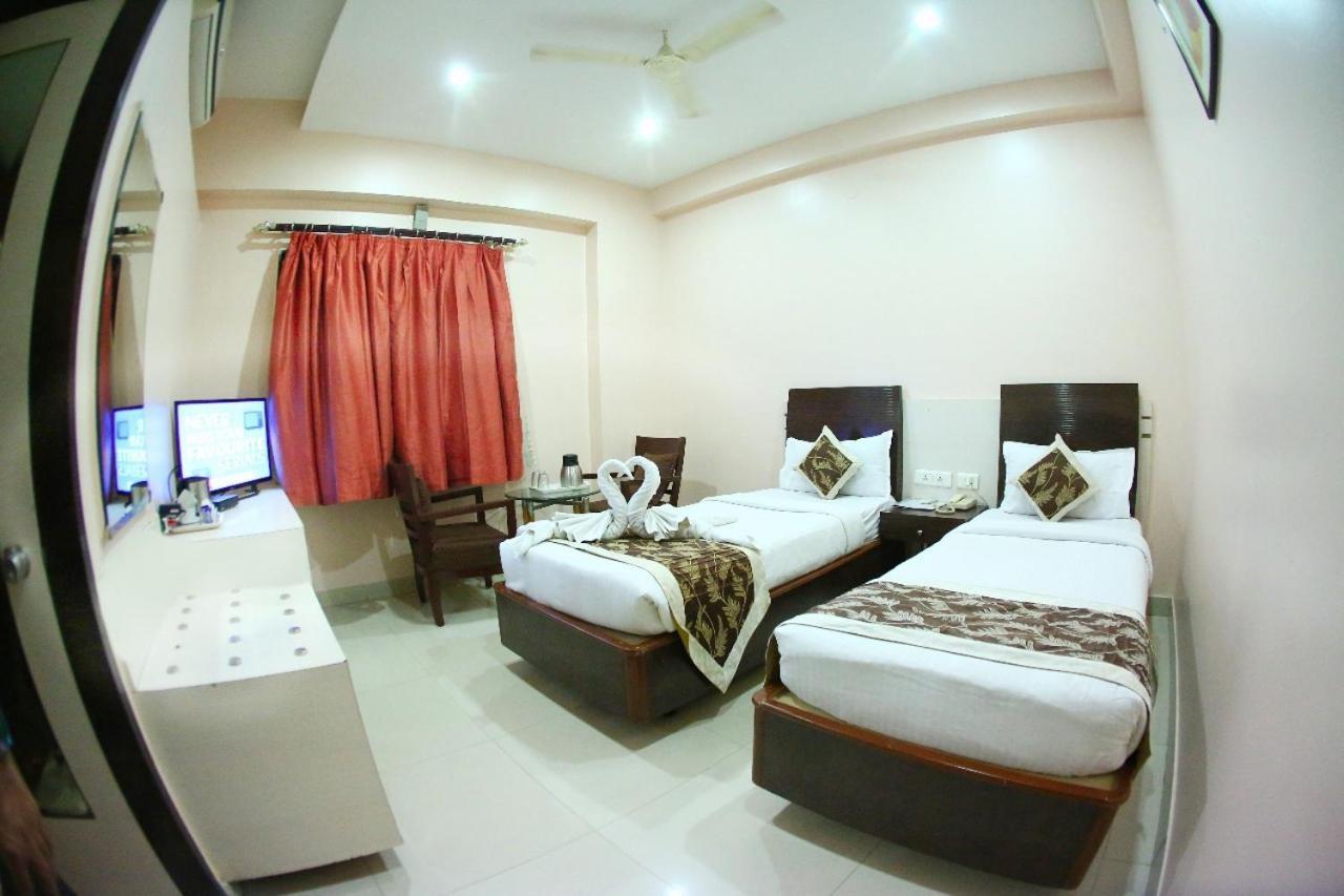 Fabexpress Tourist Plaza Hyderabad Exterior photo
