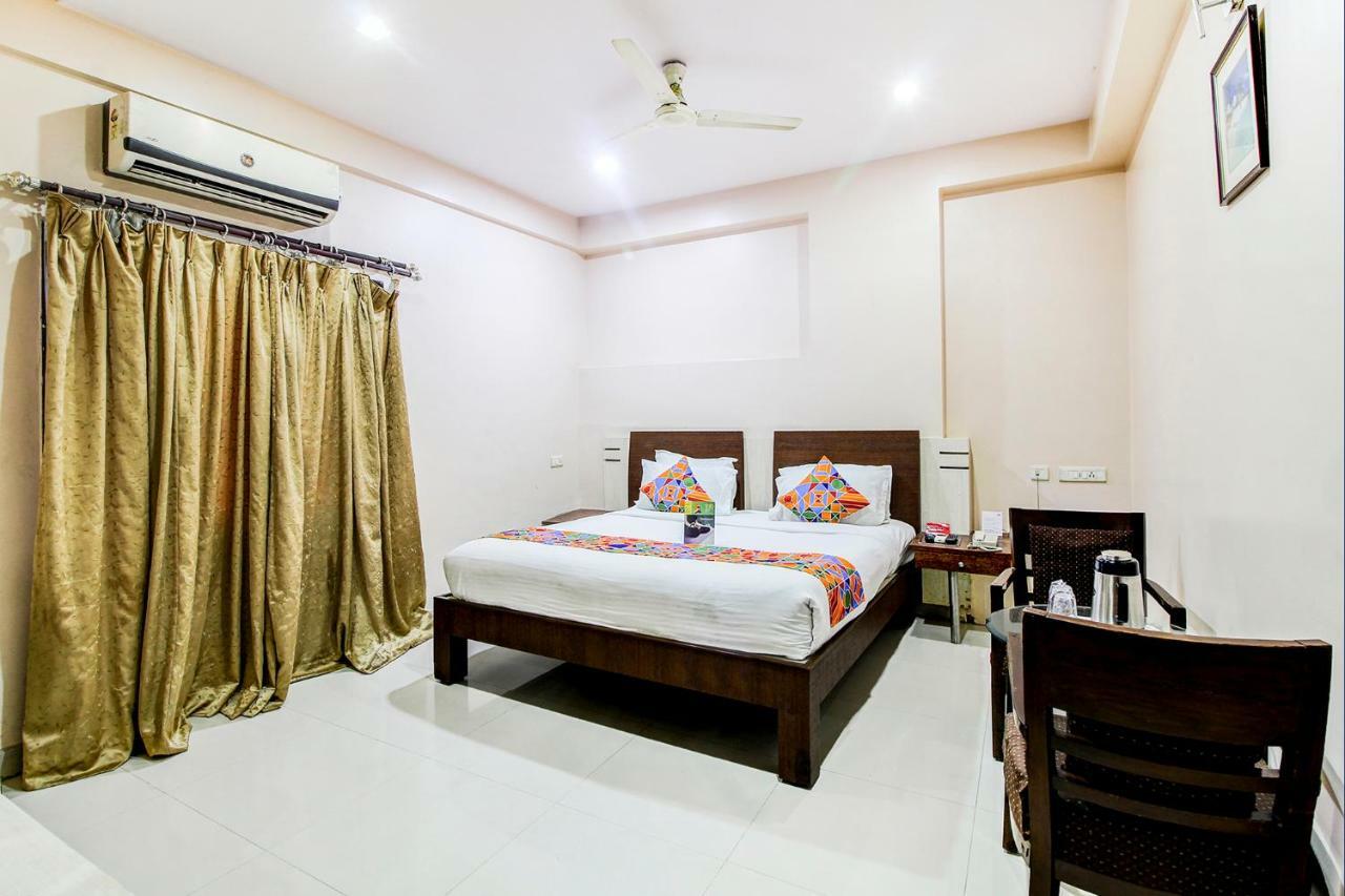 Fabexpress Tourist Plaza Hyderabad Exterior photo